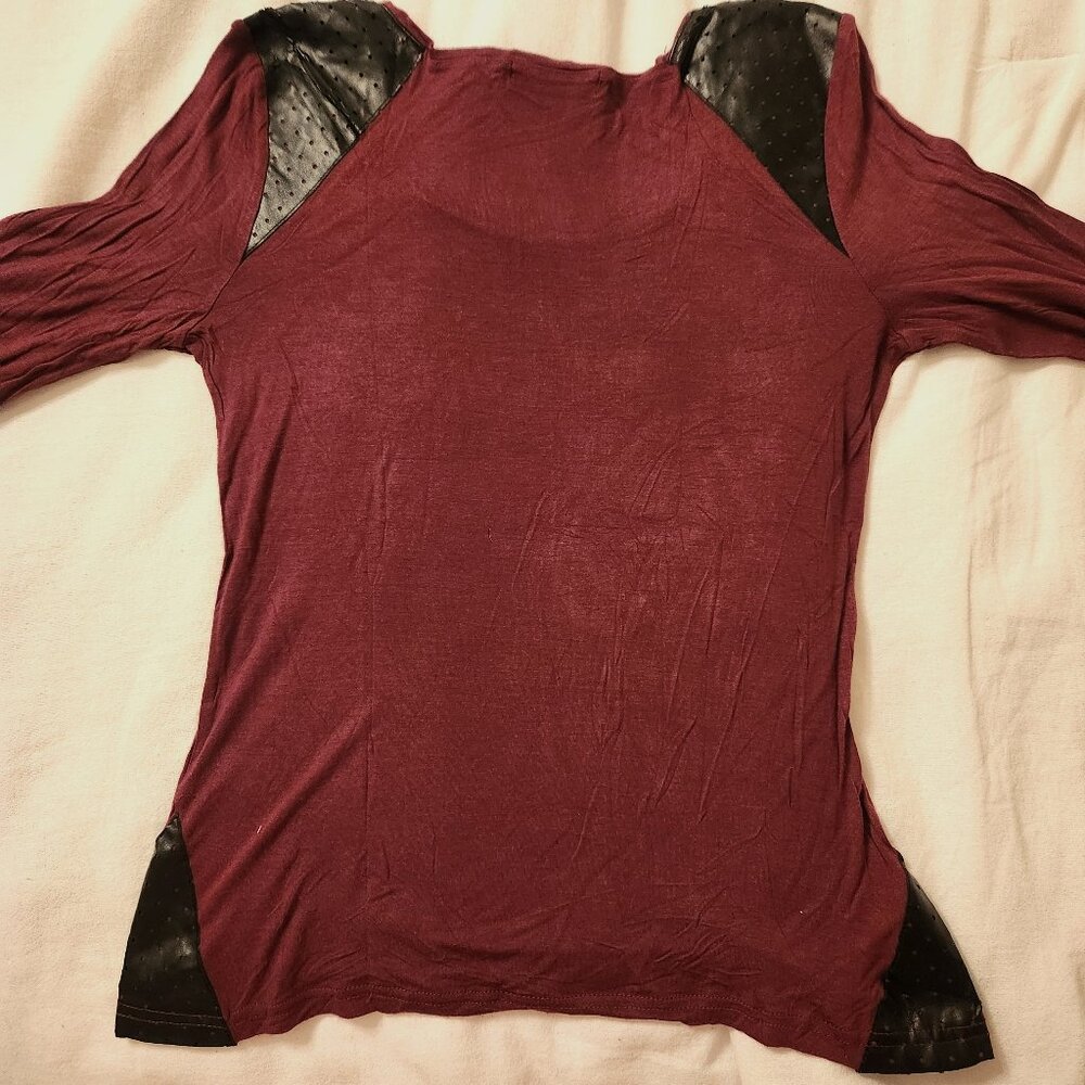 Sexy yet classy Long Sleeve T for Leather Pants!